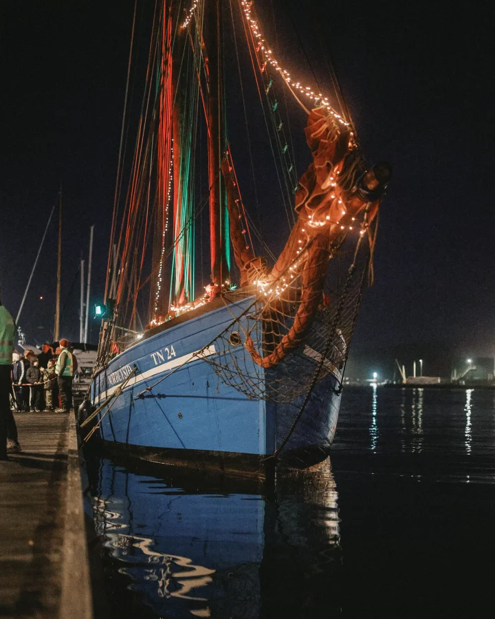 The Christmas ship arrives at Vágsbotn