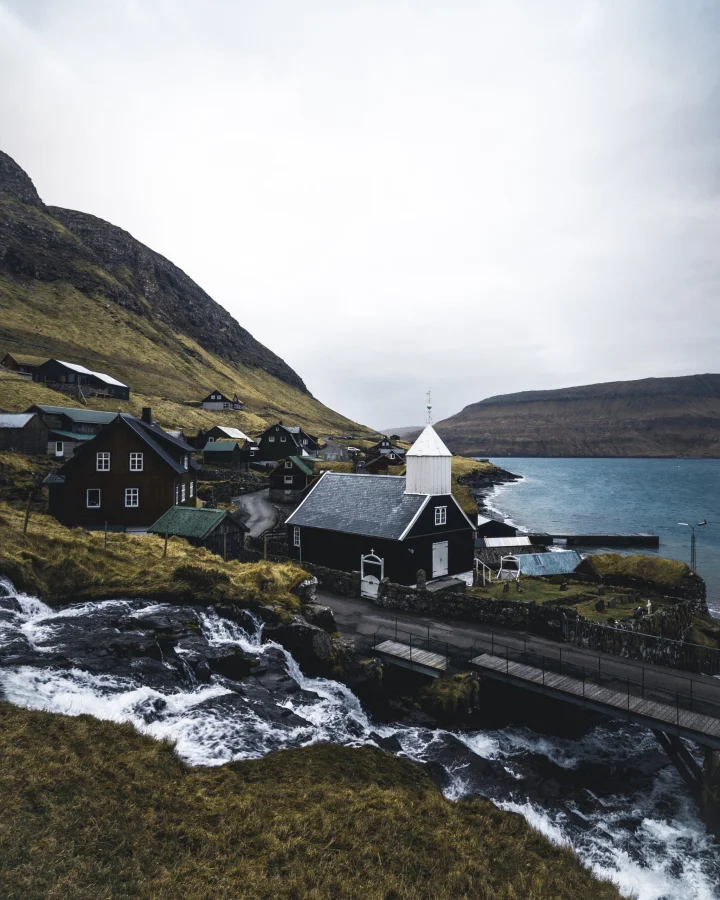 Bíggjar Kirkja
