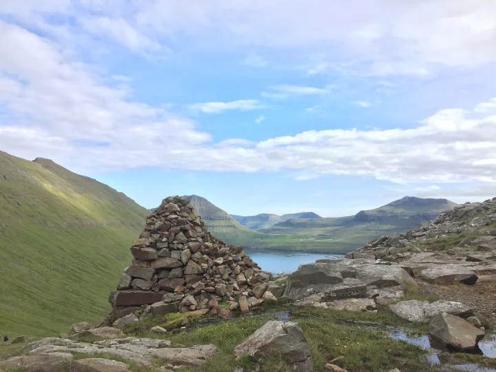 Skarðið millum Fuglafjørð og Hellurnar
