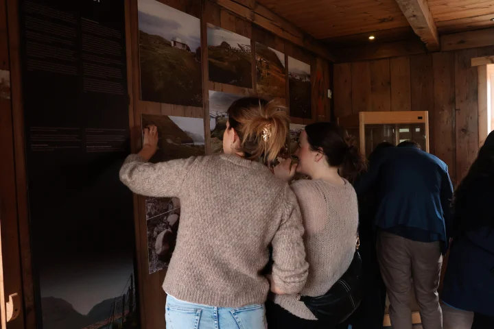 Forkunnug framsýning við fornlutum