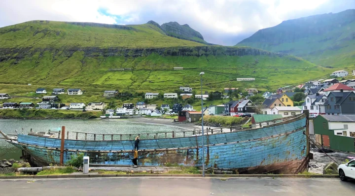 Kyrjasteinur í Fuglafirði