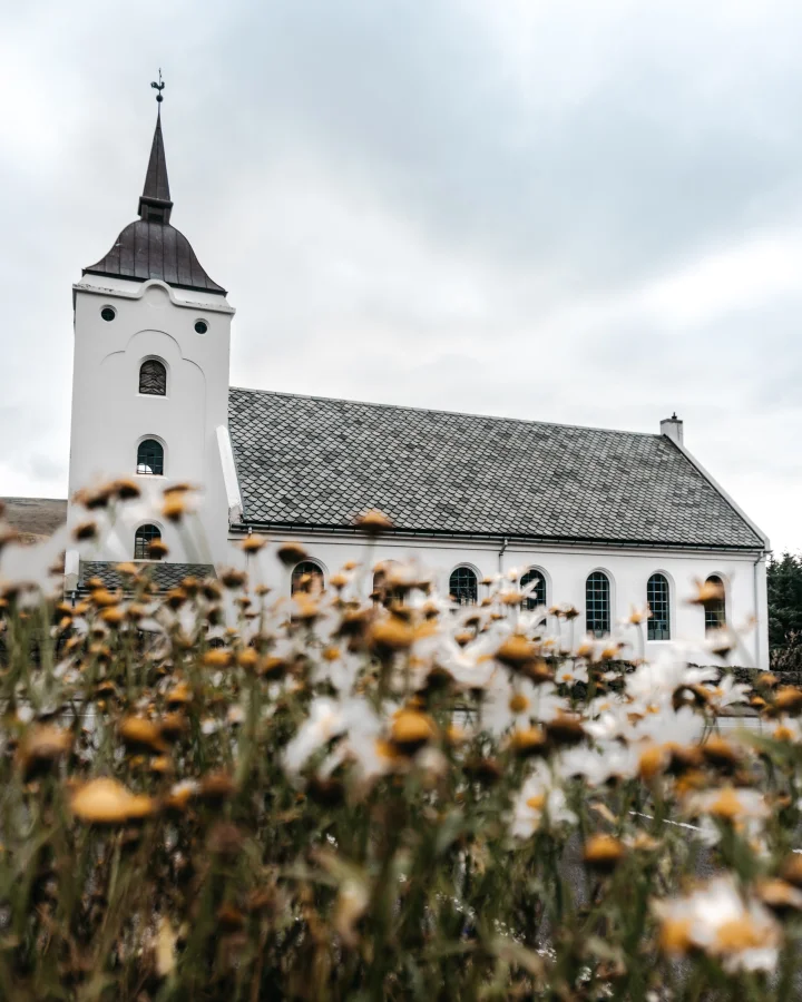 Miðvágs Kirkja
